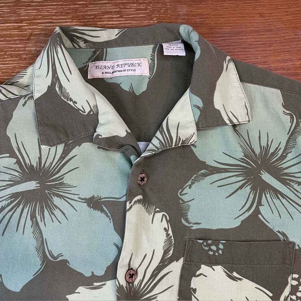 Island Republic Mens Silk Shirt Hawaiian Medium Green Beach Resortwear Allover